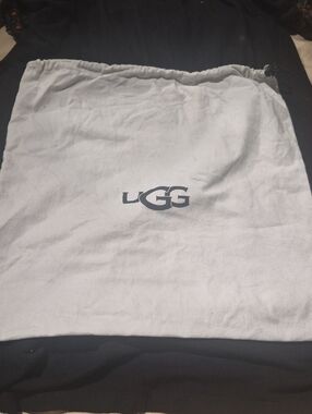 UGG Light Beige Drawstring Dust Bag with Center Logo